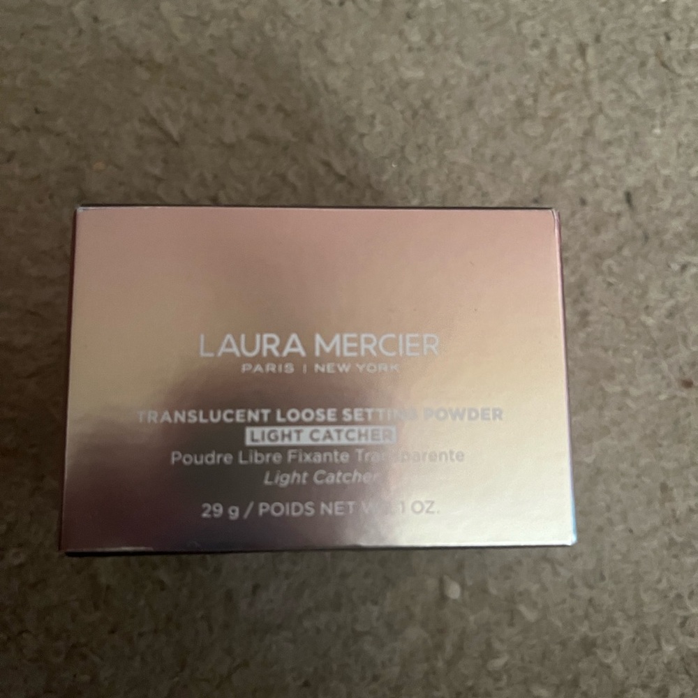 Laura Mercier setting powder - Picture 1 of 5